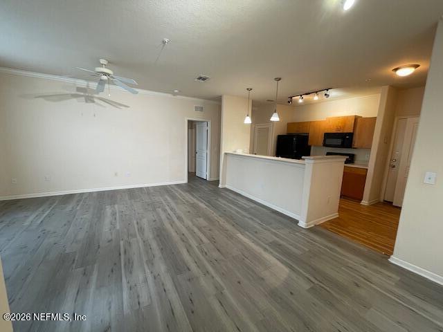 Building Photo - 8290 FL-211