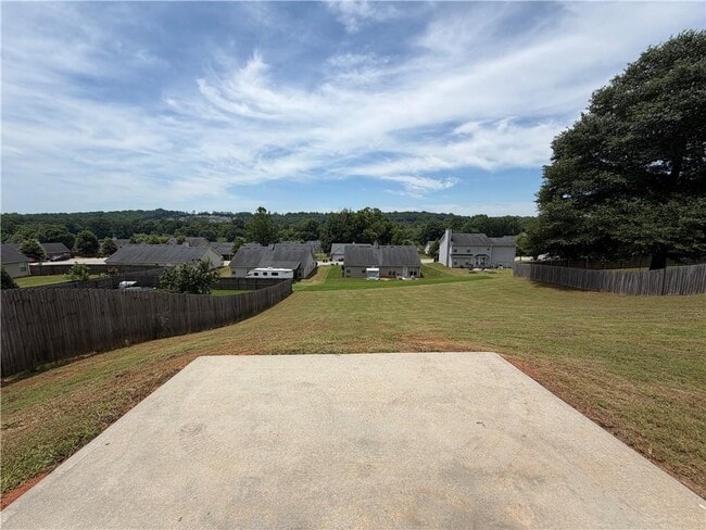 Building Photo - 2125 Savannah Dr