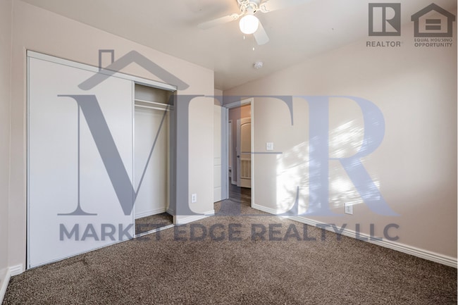 Building Photo - 3Bed/2.5Bath Townhouse at 24th St/Thomas! Move-In ready on 06/11/2026! -- NO HOA!