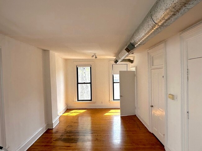 Building Photo - 1810 S Jefferson St