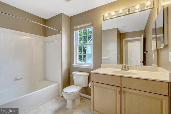 Building Photo - 6001 Alderdale Pl