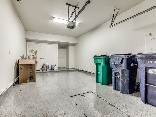 Building Photo - Beautiful Downtown OKC Townhouse