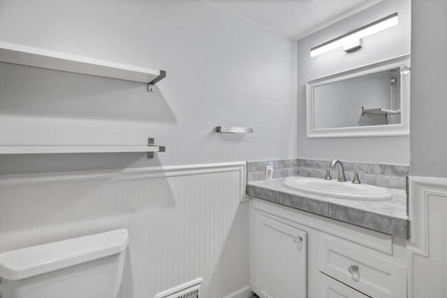 Building Photo - 1703 NE 91st St