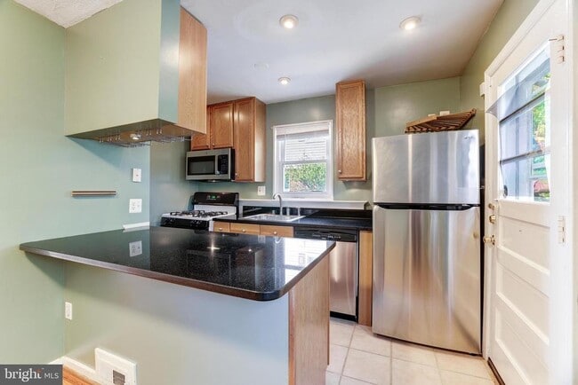 Building Photo - 2308 Mary Baldwin Dr