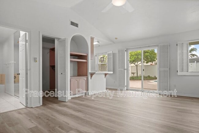 Building Photo - 5364 Dressage Dr
