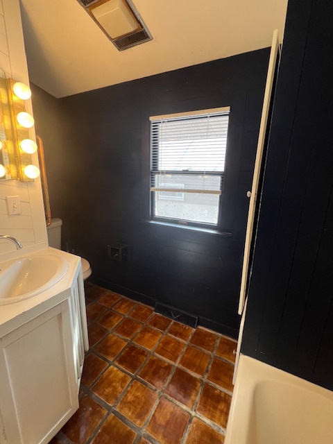 Bathroom - 1748 Sheridan Ave