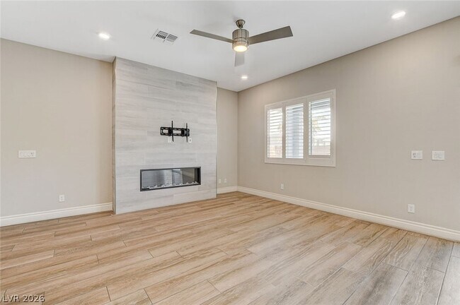 Building Photo - 4124 Elegant Chateau St