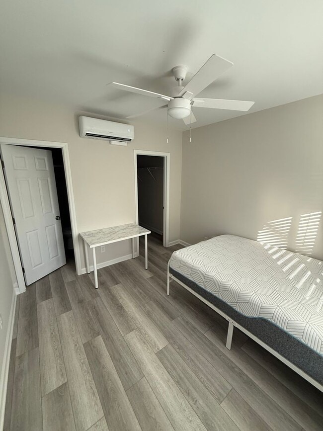 Building Photo - Ground floor aparment in Chapel Hill