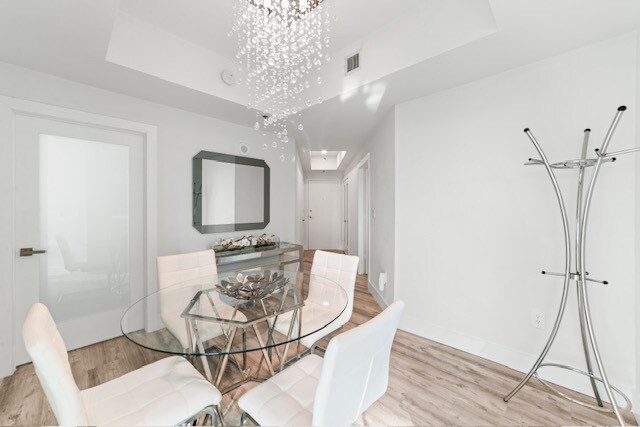 Building Photo - 6515 Collins Ave