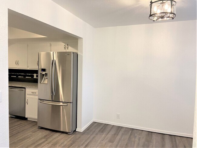 Building Photo - Spacious 3-Bedroom Home with Modern Amenit...