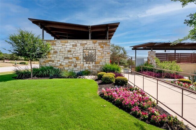 Building Photo - 16121 Golden Top Dr