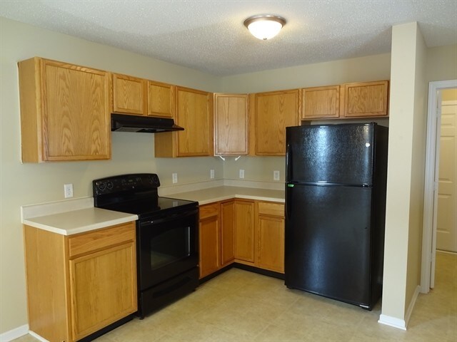 Building Photo - 489 Bourneside Dr