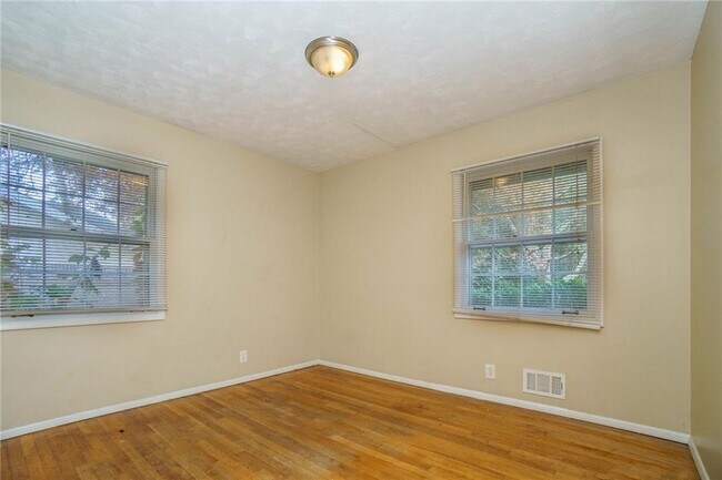 Building Photo - 6095 Mincey Rd