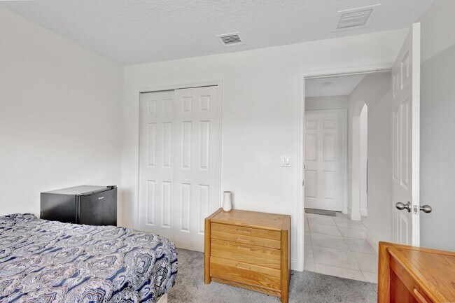 Building Photo - 9709 Starboard Dr