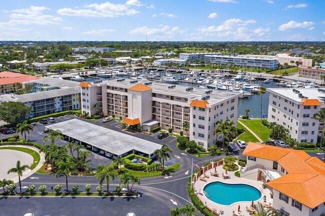 Building Photo - 29 Yacht Club Dr