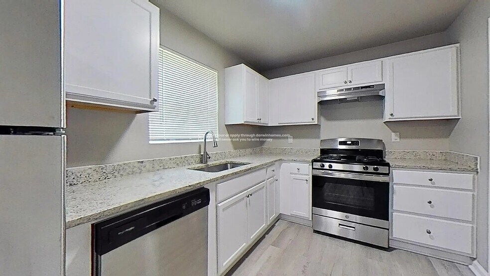 Building Photo - 417 W 65th Pl N