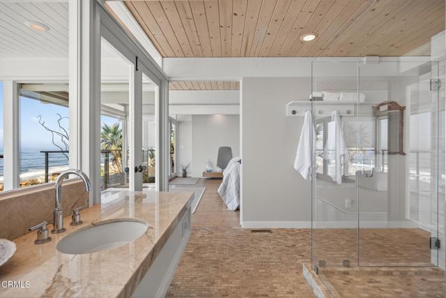 Building Photo - 5432 Rincon Beach Park Dr
