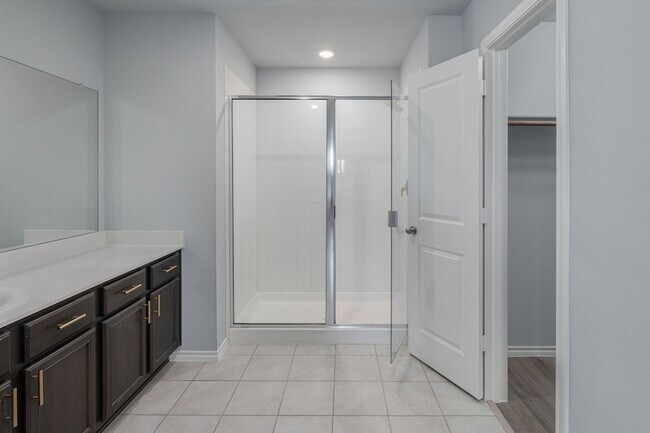 Building Photo - 811 Emerald Dr