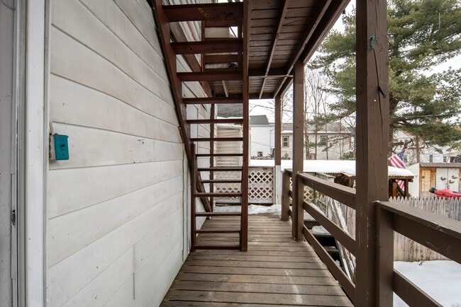 Building Photo - 1534 5th Ave