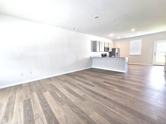 Building Photo - 1410 1st St