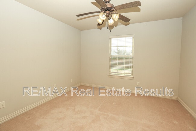 Building Photo - 3607 SW Birchton Ave