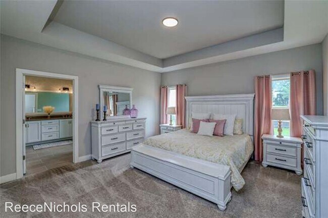 Building Photo - 4 br, 3 bath House - 18005 High Street