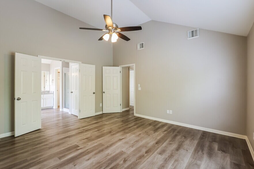 Building Photo - 10503 Coyote Hill