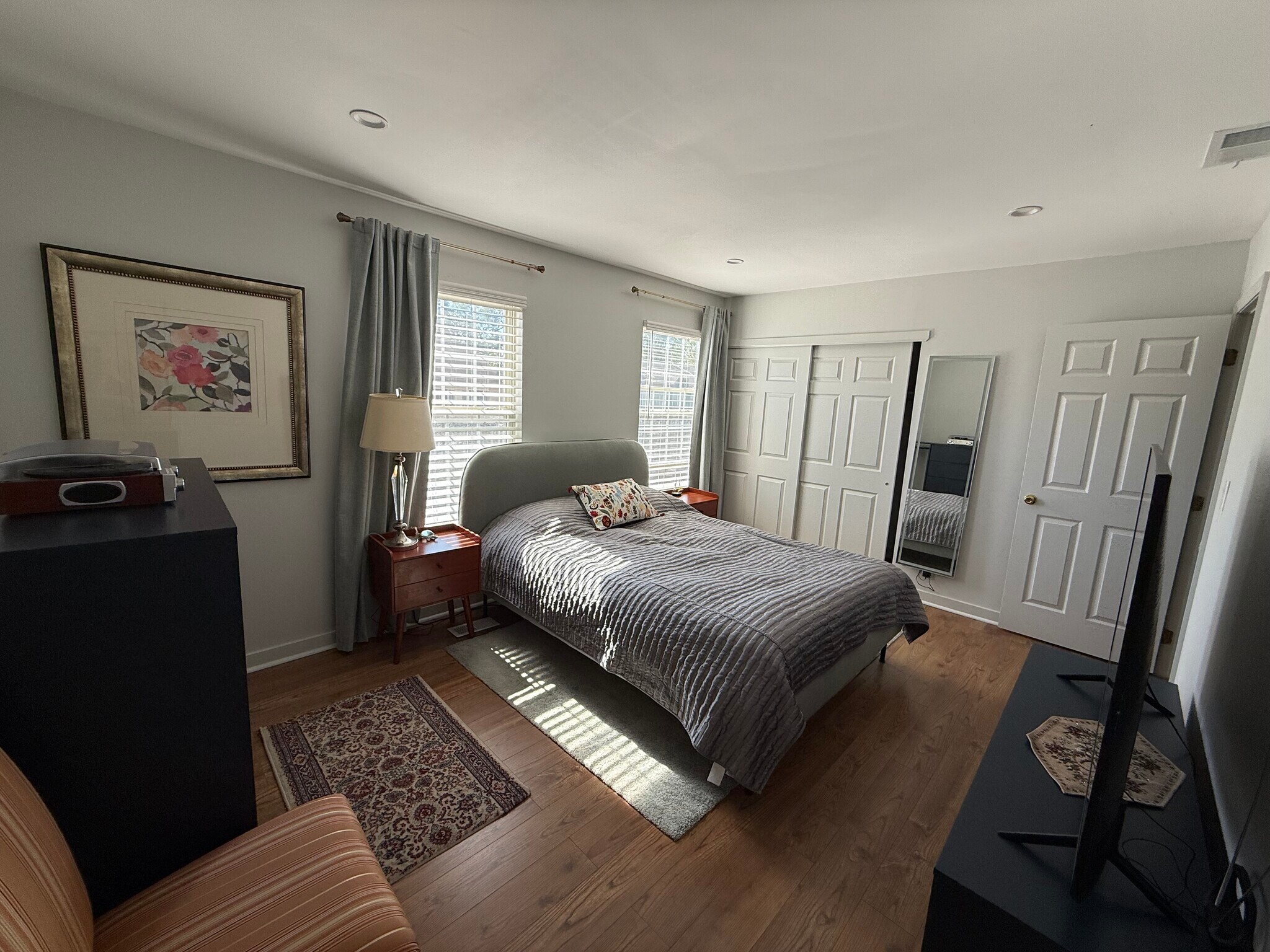 Building Photo - 7925 Ridge Ave