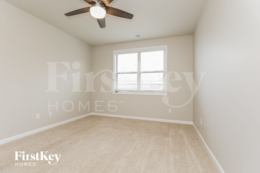 Building Photo - 4002 Grapevine Loop