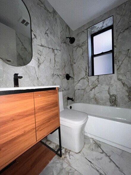 Building Photo - 21 Reed St