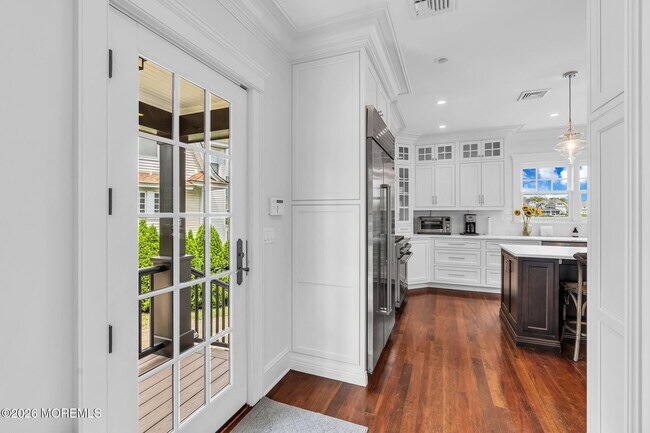 Building Photo - 102 Inlet Terrace