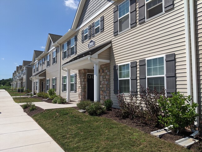 Building Photo - Dover Run Apartments