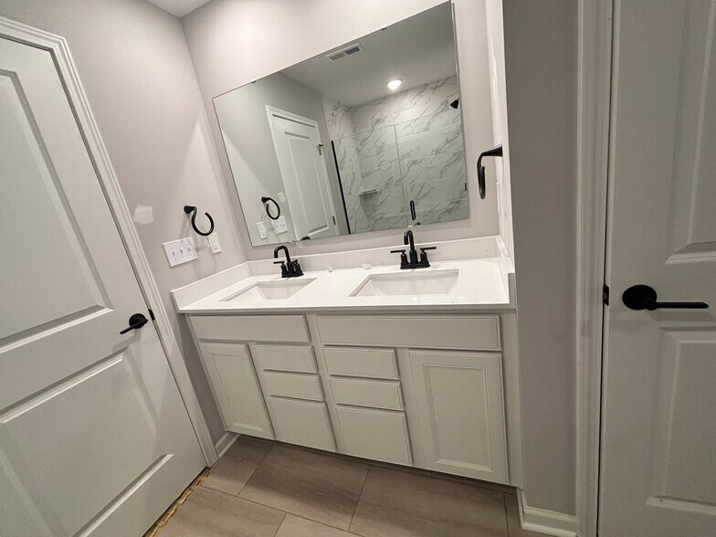 Building Photo - 16815 Aiken Ridge Cir