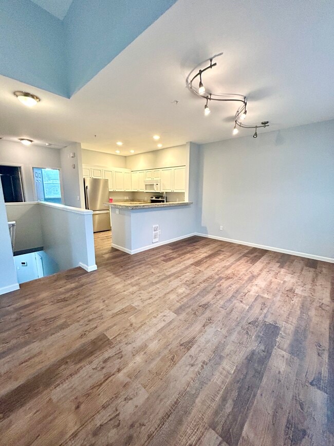 Building Photo - 1810 SE Cutter Ln