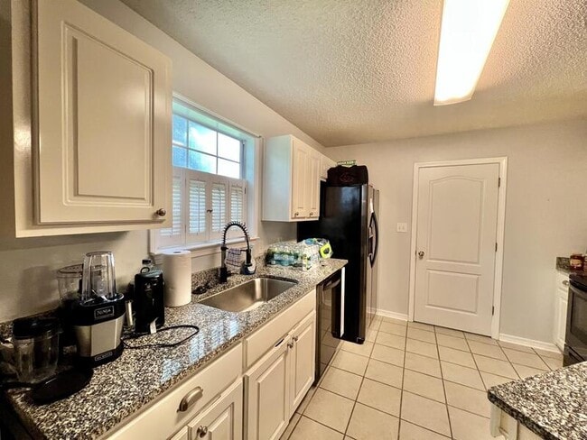 Building Photo - 1838 Brick Cir