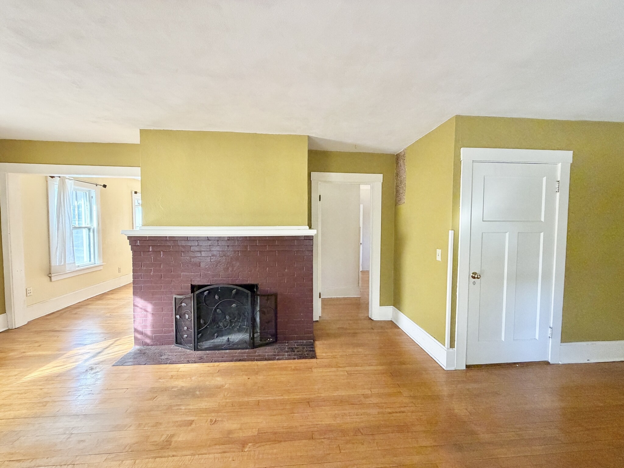 Building Photo - 715 Bushnell St