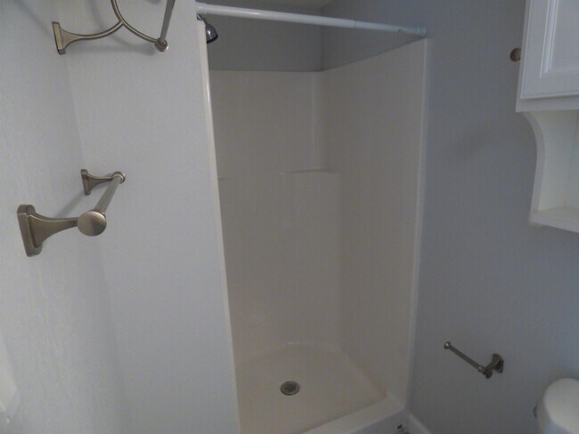 Building Photo - 3529 Topeka St