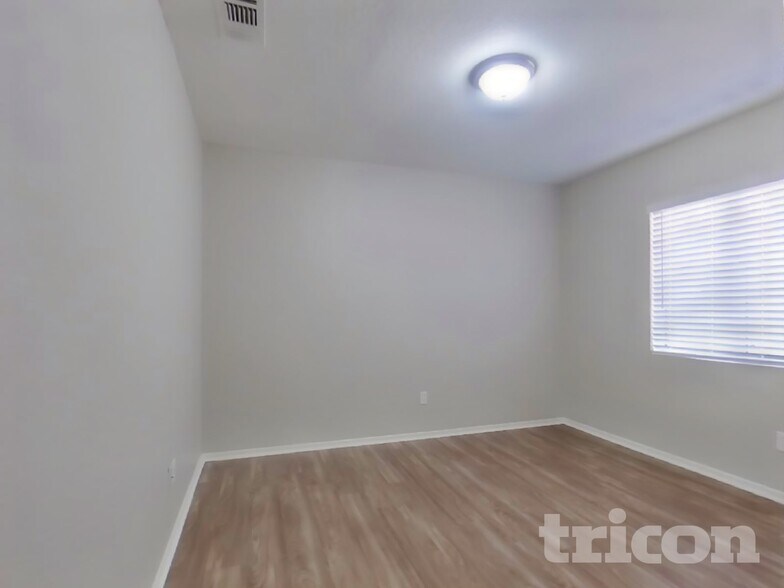 Building Photo - 9215 W Sandra Terrace