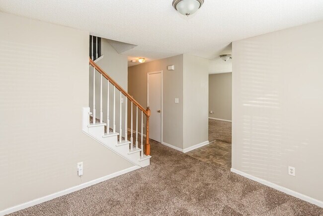 Building Photo - 2436 Celosia Dr