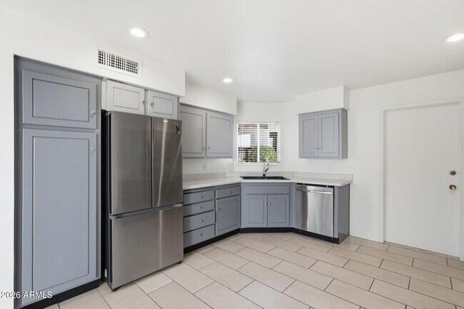 Building Photo - 7238 E Joshua Tree Ln