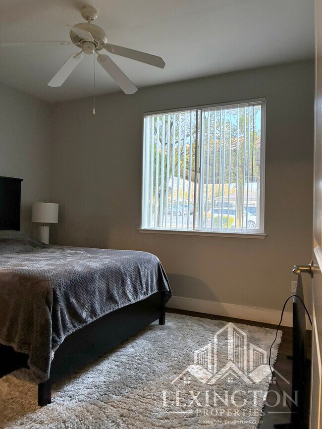 Building Photo - Beautifully Upgraded, 2BD/2BA, Condo Home in The Phoenician, Roseville!