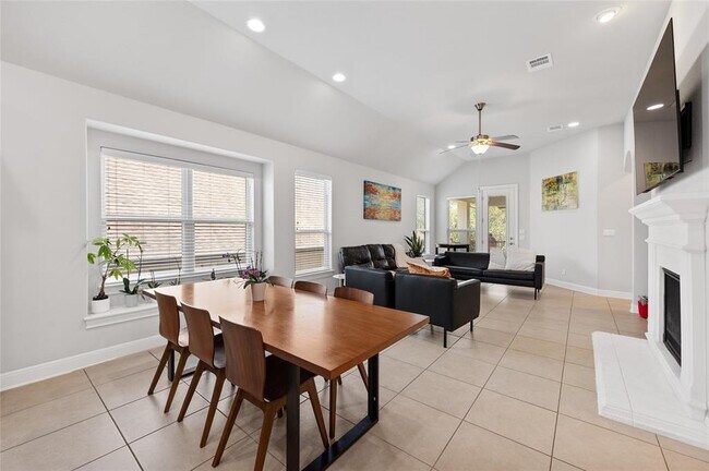 Building Photo - 3828 Vinalopo Dr