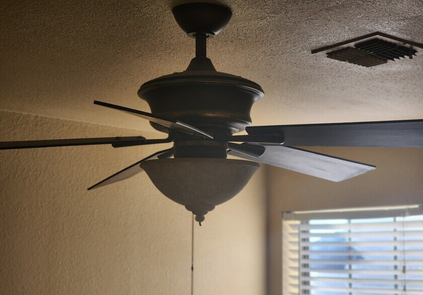 Building Photo - 14427 N Pennsylvania Ave