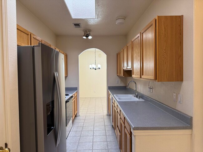 Building Photo - 9704 Lagrima De Oro Rd NE