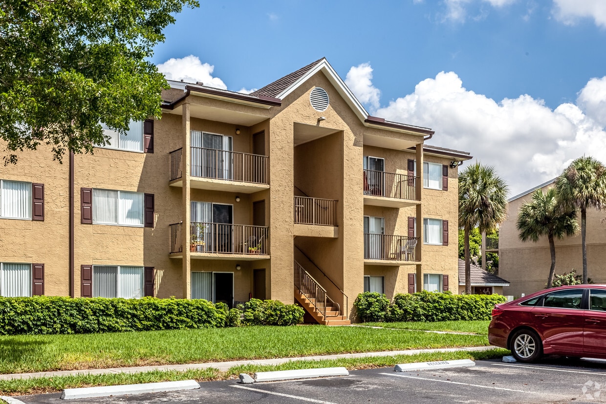 Palmetto Place Apartments Miami