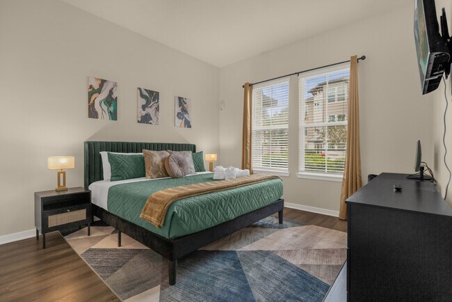 Building Photo - 1223 E Plant St