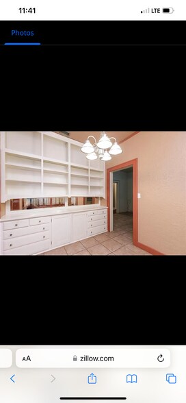 Kitchenett - 208 E Ligustrum Blvd
