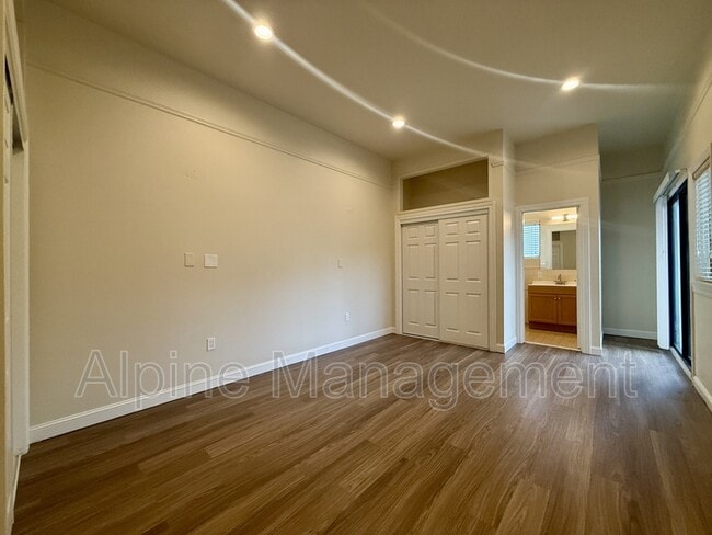 Building Photo - 274 4th Ave