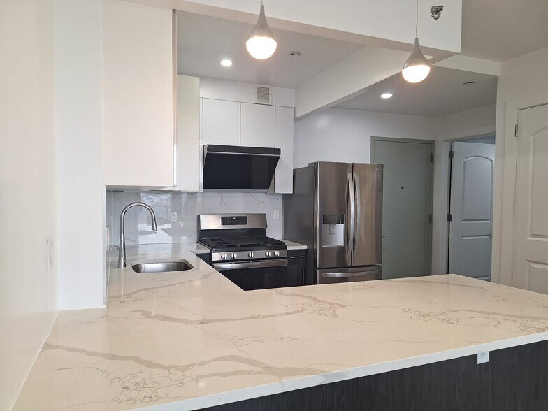 Kitchen - 7065 Queens Blvd