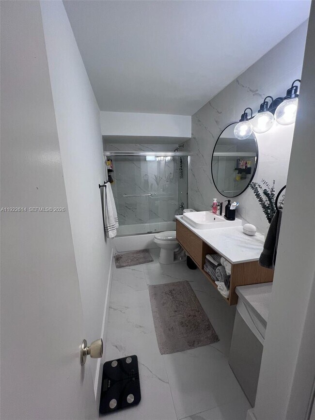 Building Photo - 2970 NE 16th Ave